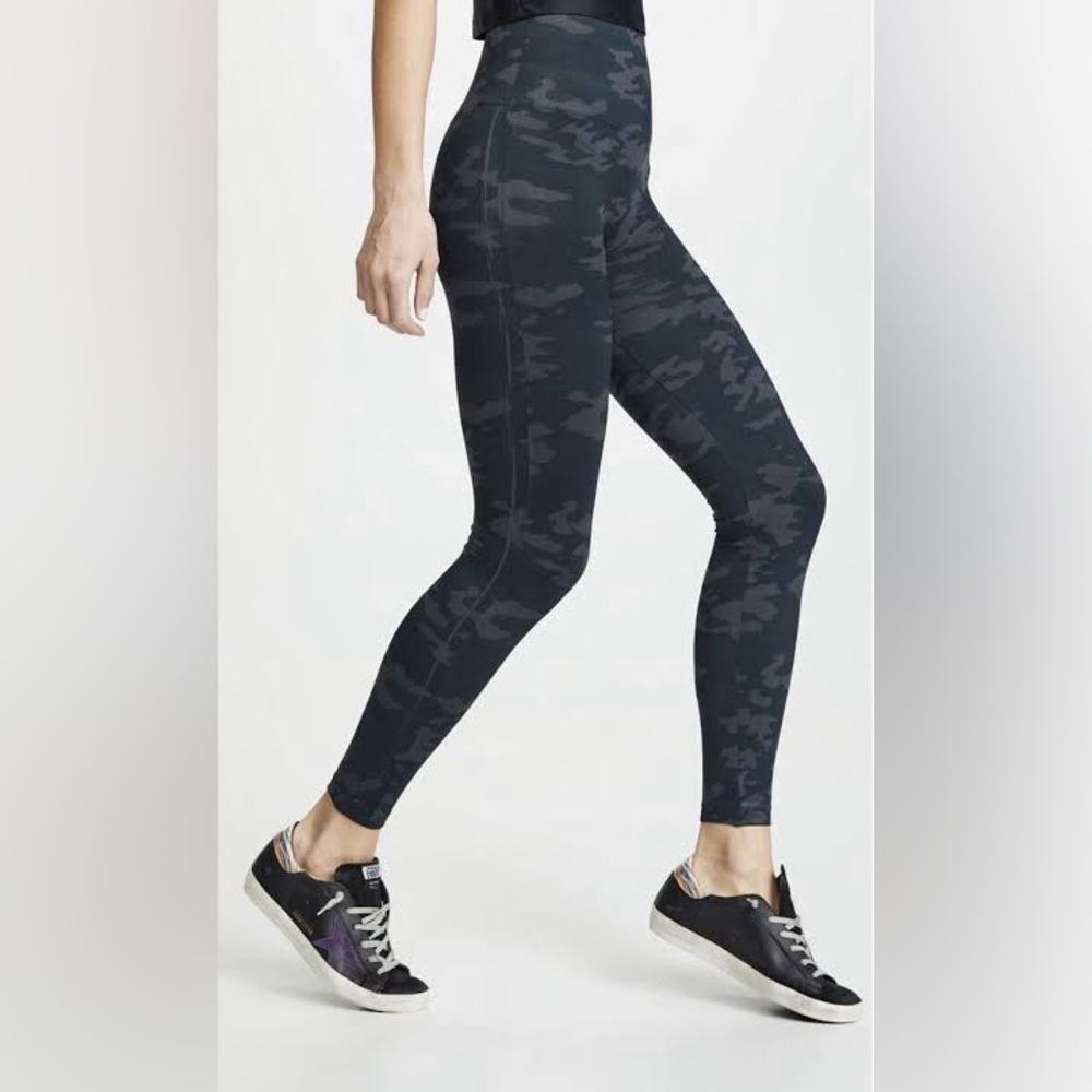 NWT SPANX Black and Gray Camo Leggings High Waist Compression Large
